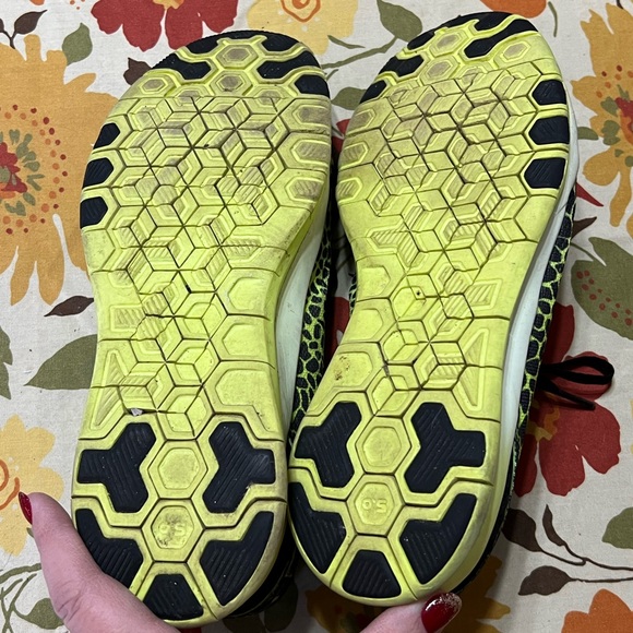 Nike Free 5.0 TR Fit 5 704695‎ Women Sz 9.5 Running Training Yellow Black Silver - Picture 4 of 5